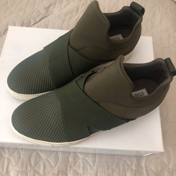 Steve Madden Sneakers - Picture 3 of 4